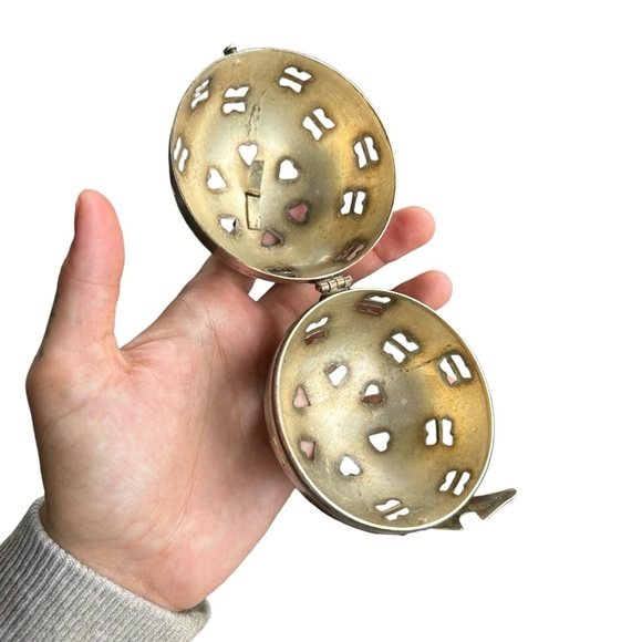 Vintage Silver potpourri Ball Orb Gift Box Ornament - Picture 4 of 9